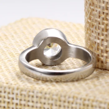 Mode Kvindelige Crystal Engagement Ring, Enkle Design I Rustfrit Stål Finger Ring Smykker Wedding Bands 15169
