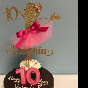 Tilpas glitter som HELST NAVN, ALDER Ballerina roller-skating part pige fødselsdag kage toppers baby brusebad dobbelt-side glitrende 17245