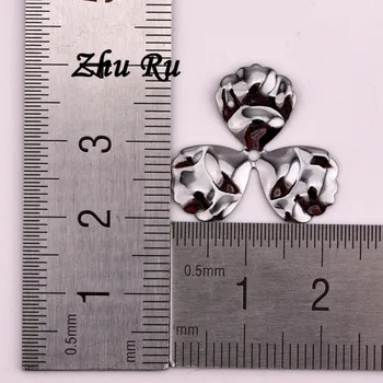 ZHU RU 20pcs/masse 20.5*0,3 mm propel Clover leaf Tre kronblade blomst Halskæde DIY Smykker Resultater Dele Tilbehør