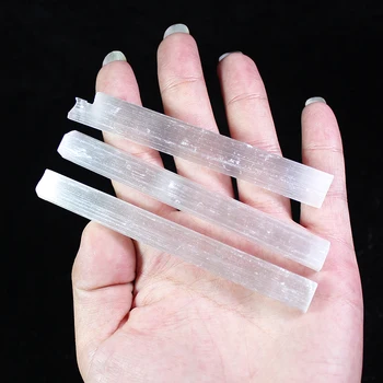 3pcs Uregelmæssige Selenite Crystal Stick Wand Polering Krystal Sten Reiki Healing Energi Tilført Sten Bakke Piedestal
