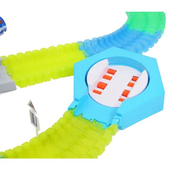 240pcs Styr Samling Buede Spor Rutschebane Toy Magiske Glødende legetøjsbil Racing Flash Elevatorer Børns uddannelsesmæssige legetøj